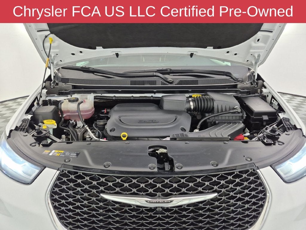 2025 Chrysler Pacifica Select