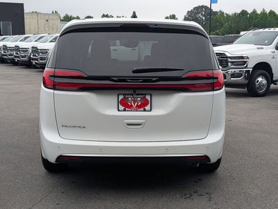 2027 Chrysler Pacifica PACIFICA SELECT