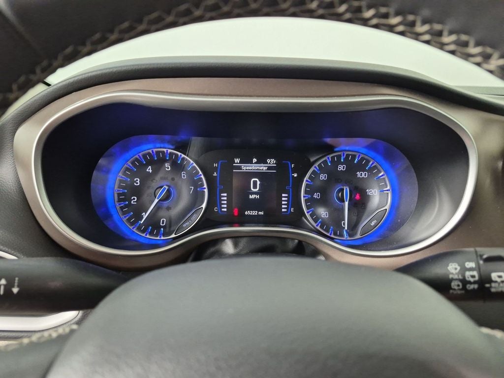 2023 Chrysler Voyager LX