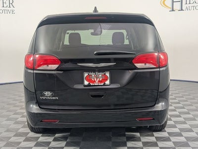 2023 Chrysler Voyager LX