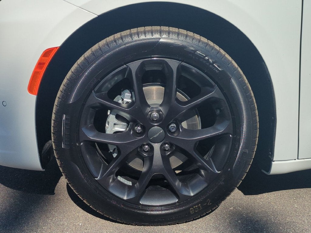 2027 Chrysler Pacifica Limited