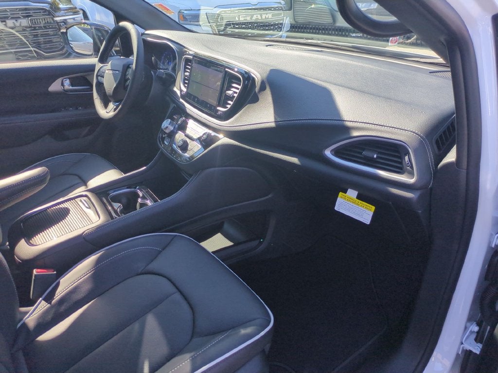 2027 Chrysler Pacifica Limited