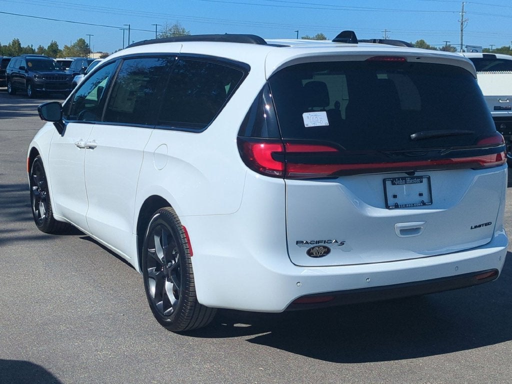 2027 Chrysler Pacifica Limited