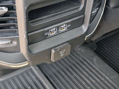 2023 RAM 3500 Laramie Crew Cab 4x4 6'4' Box