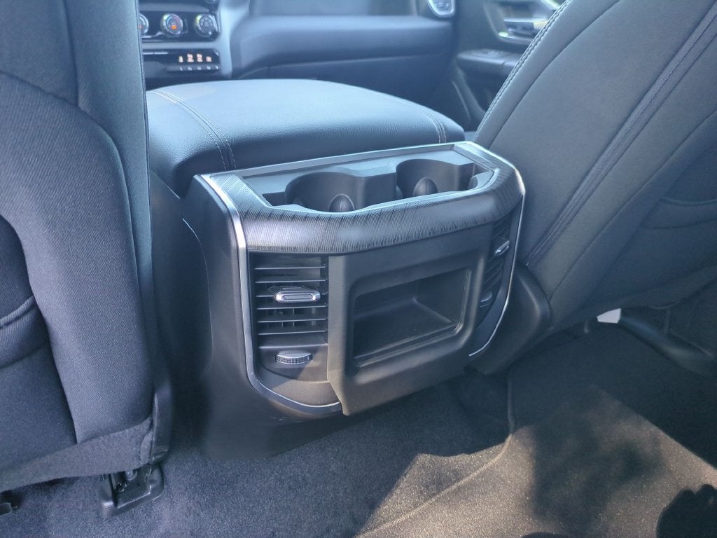 2027 RAM 1500 Big Horn/Lone Star