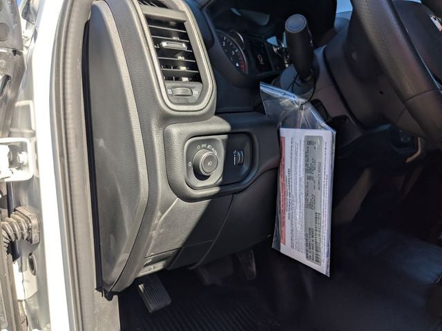 2026 RAM Ram 5500 Chassis Cab RAM 5500 TRADESMAN CHASSIS CREW CAB 4X4 84' CA
