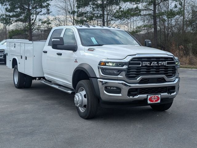 2026 RAM Ram 5500 Chassis Cab RAM 5500 TRADESMAN CHASSIS CREW CAB 4X4 84' CA