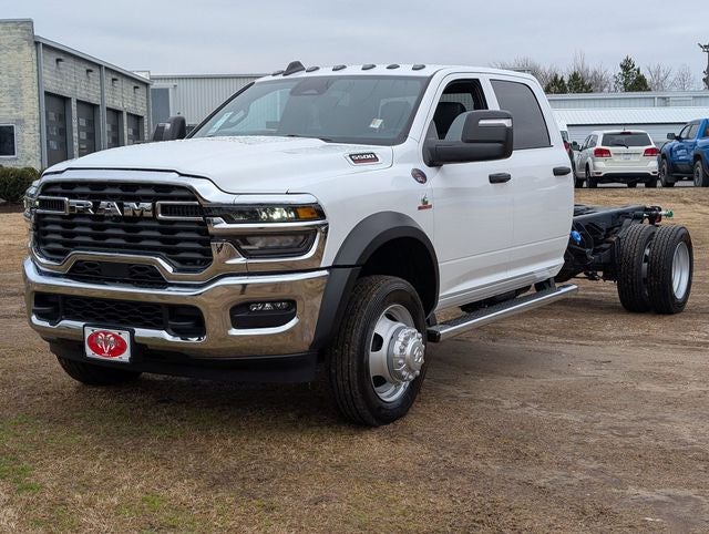 2026 RAM Ram 5500 Chassis Cab RAM 5500 TRADESMAN CHASSIS CREW CAB 4X4 84' CA