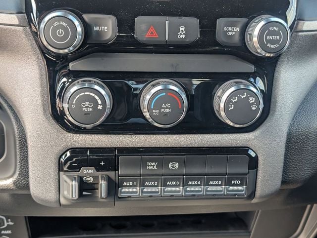 2026 RAM Ram 3500 Chassis Cab RAM 3500 TRADESMAN CREW CAB CHASSIS 4X4 60' CA