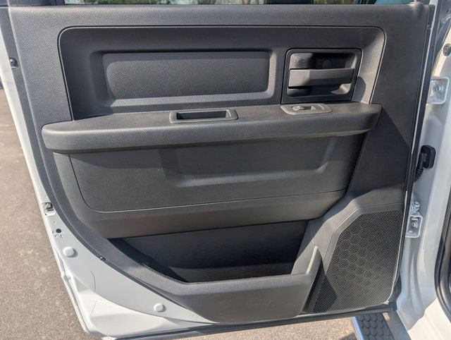 2026 RAM Ram 3500 Chassis Cab RAM 3500 TRADESMAN CREW CAB CHASSIS 4X4 60' CA