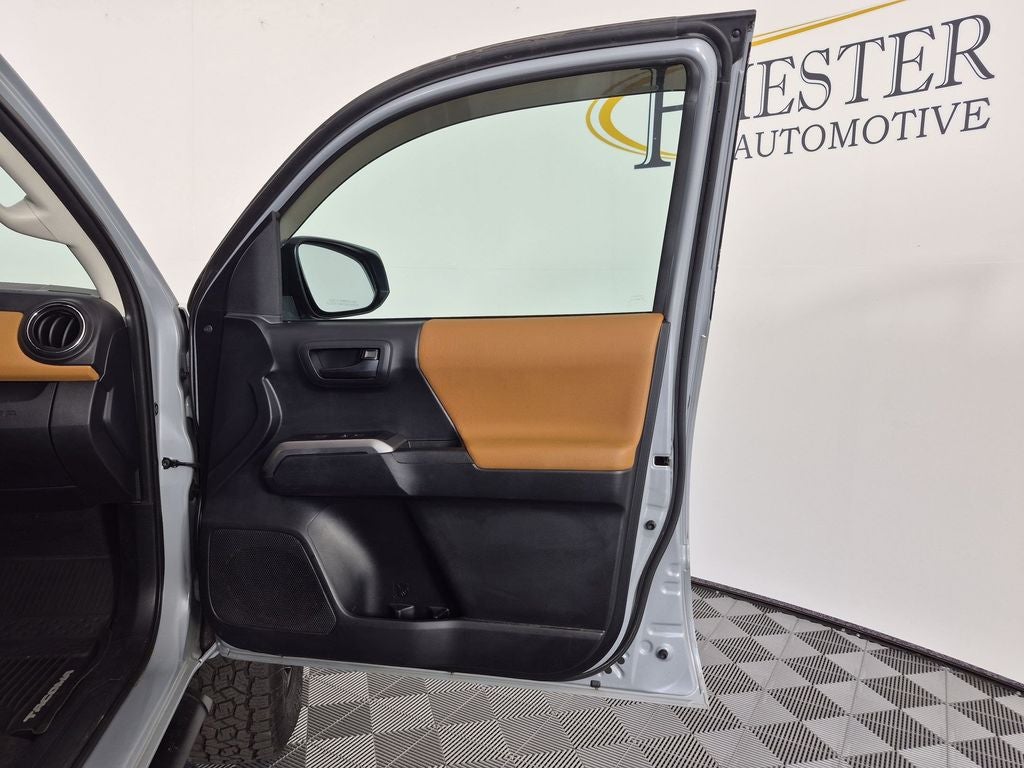 2020 Toyota Tacoma SR5 V6