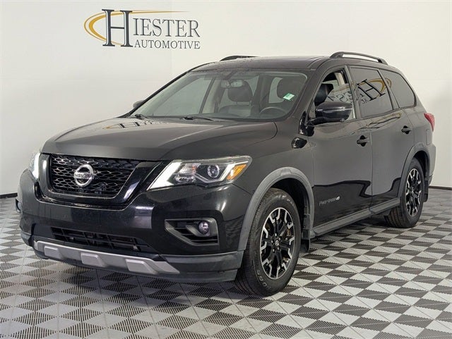 2019 Nissan Pathfinder SL