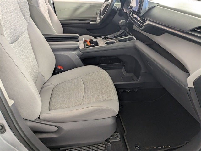 2021 Toyota Sienna LE 8 Passenger