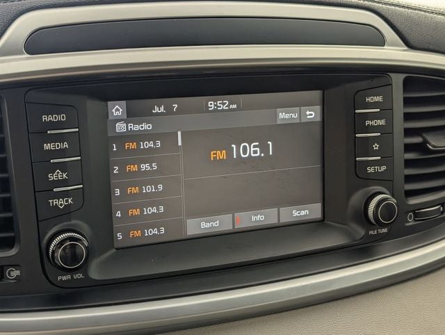 2020 Kia Sorento LX