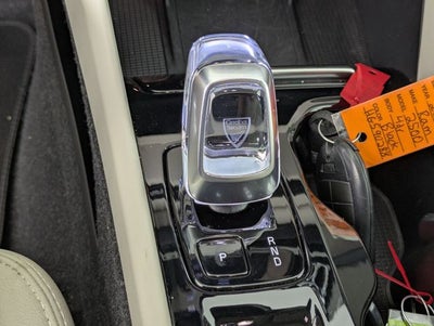 2023 Volvo XC40 Ultimate