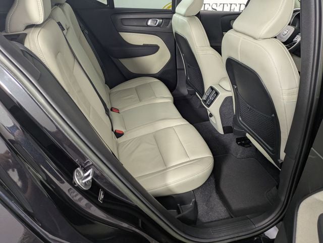 2023 Volvo XC40 Ultimate