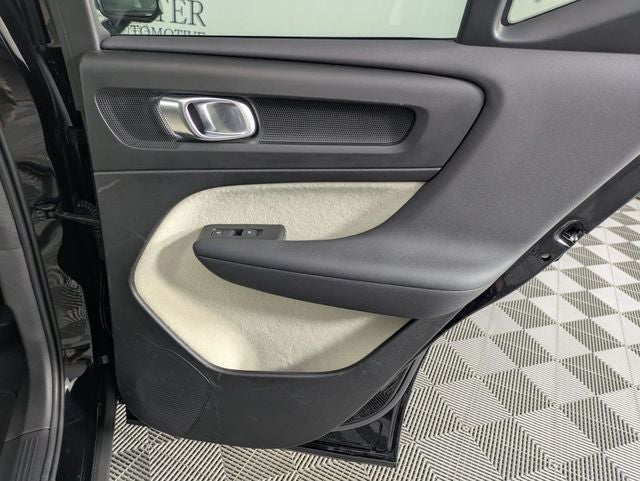 2023 Volvo XC40 Ultimate
