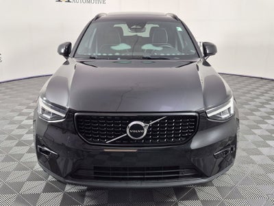 2023 Volvo XC40 B5 Plus Dark Theme