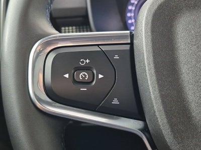 2023 Volvo XC40 B5 Plus Dark Theme