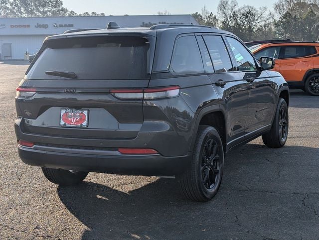 2026 Jeep Grand Cherokee Laredo