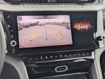 2026 Jeep Grand Cherokee Laredo