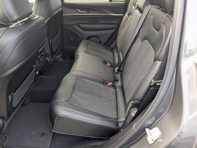 2026 Jeep Grand Cherokee Laredo