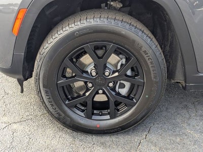 2026 Jeep Grand Cherokee Laredo