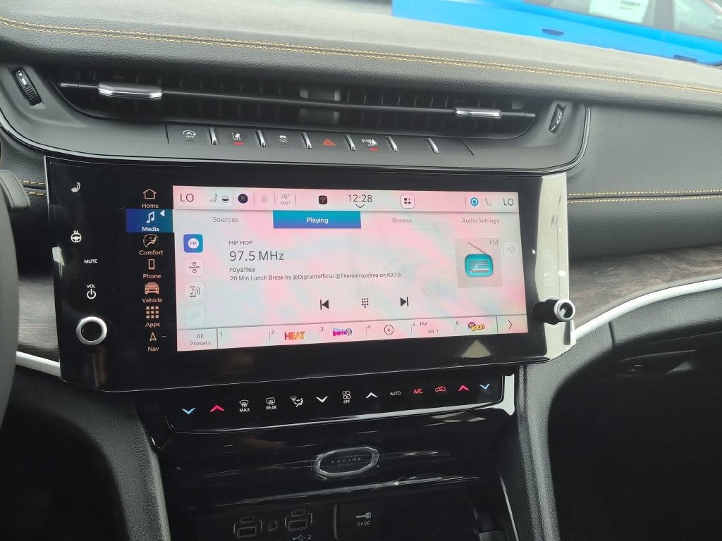2026 Jeep Grand Cherokee Base