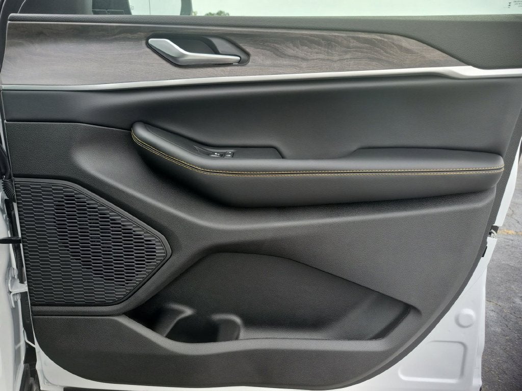 2026 Jeep Grand Cherokee Base