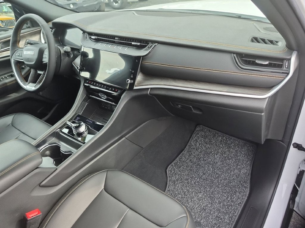 2026 Jeep Grand Cherokee Base