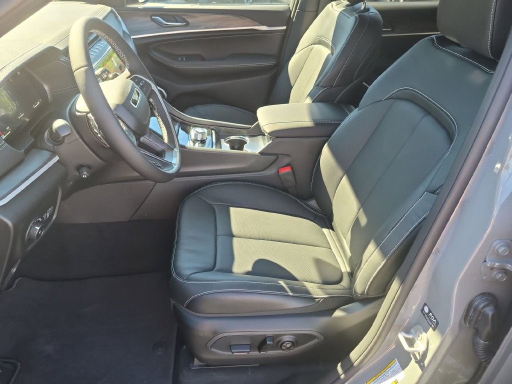 2027 Jeep Grand Cherokee Limited Reserve