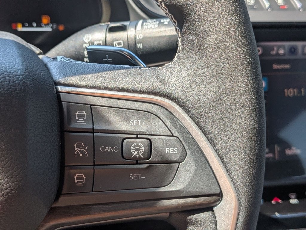 2027 Jeep Grand Cherokee L Laredo Altitude