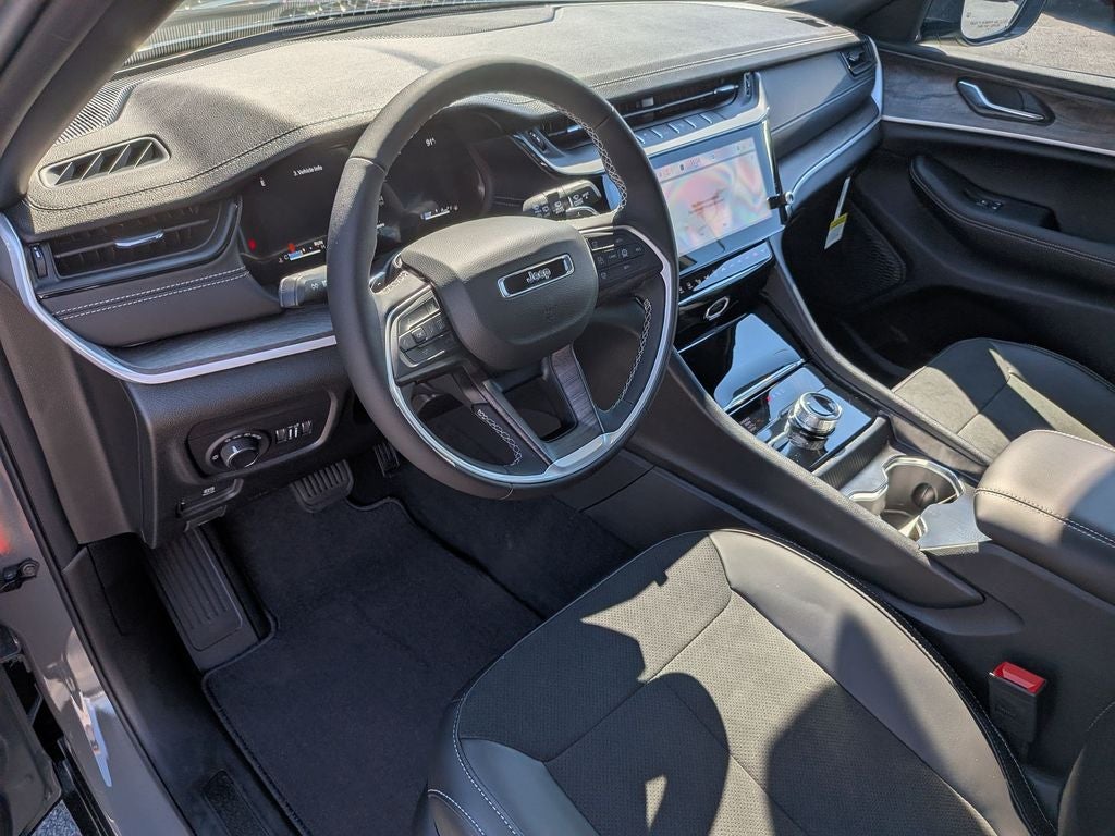2027 Jeep Grand Cherokee L Laredo Altitude