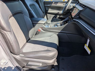 2027 Jeep Grand Cherokee L Laredo Altitude