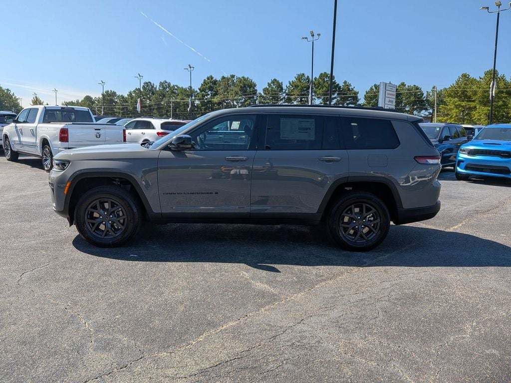2027 Jeep Grand Cherokee L Laredo Altitude