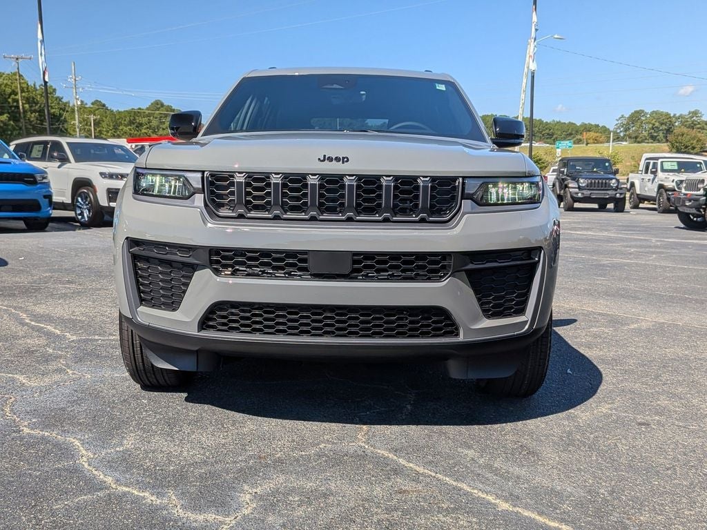 2027 Jeep Grand Cherokee L Laredo Altitude