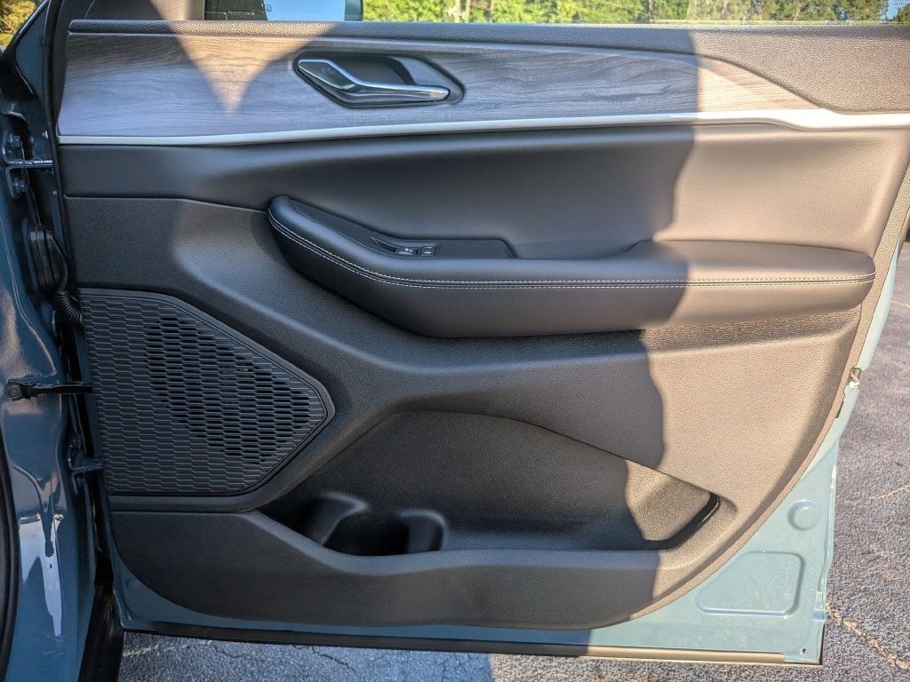 2027 Jeep Grand Cherokee L Limited