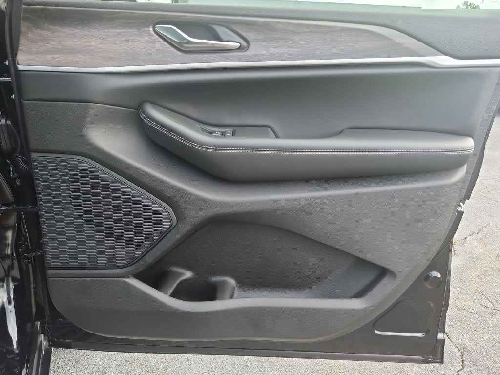 2027 Jeep Grand Cherokee L Limited