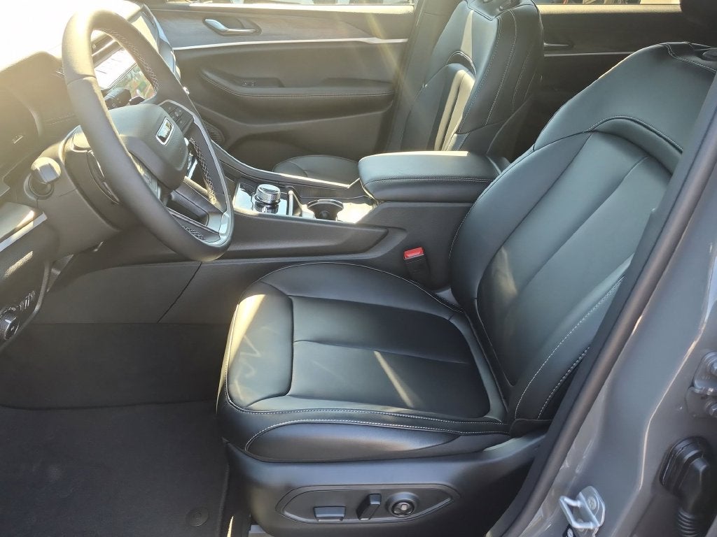 2027 Jeep Grand Cherokee L Limited