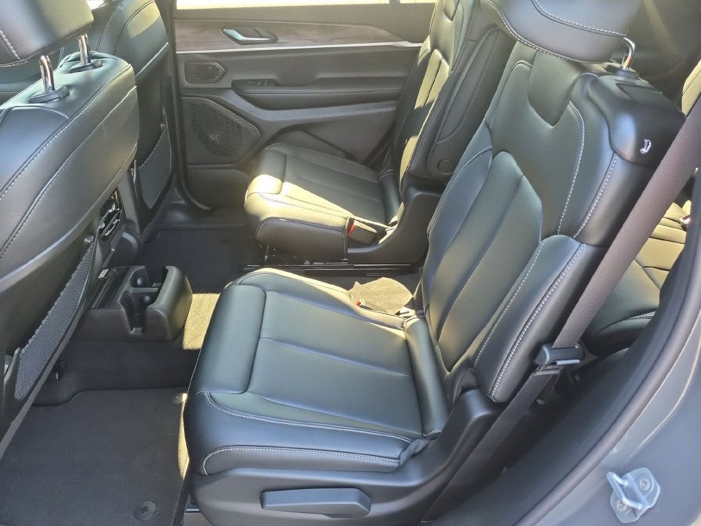 2027 Jeep Grand Cherokee L Limited