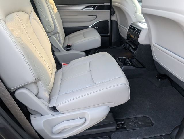 2026 Jeep Grand Wagoneer Base