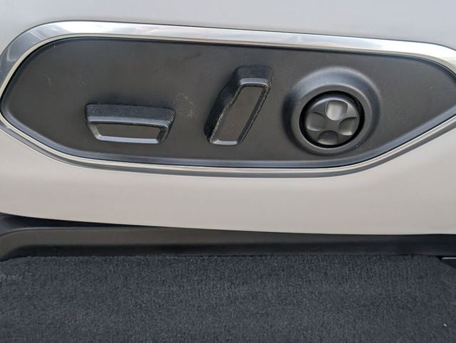 2026 Jeep Grand Wagoneer Base