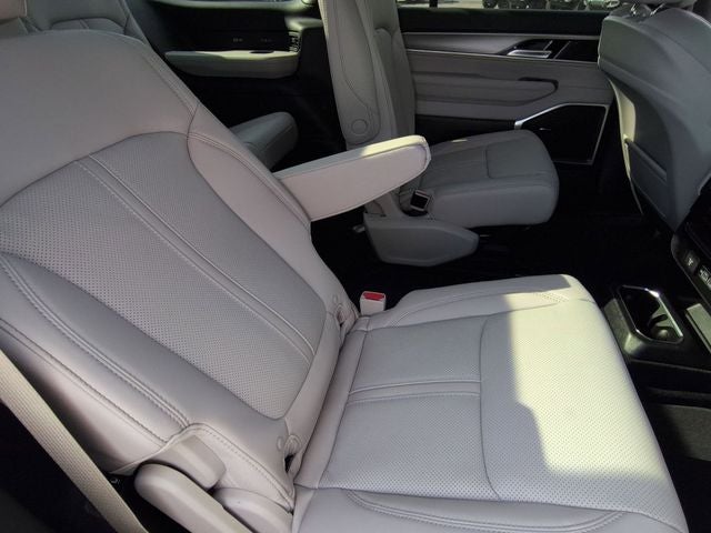 2026 Jeep Grand Wagoneer Base