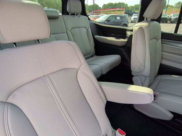 2026 Jeep Grand Wagoneer Base