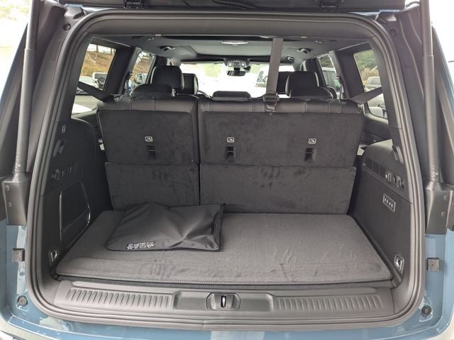 2026 Jeep Grand Wagoneer Base