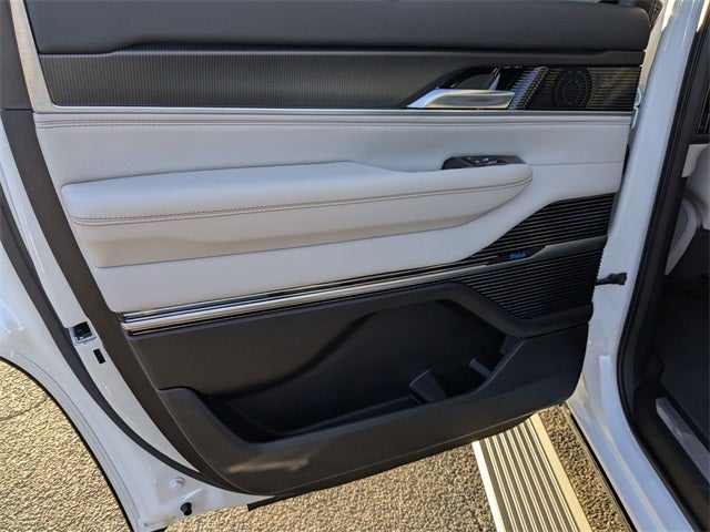 2026 Jeep Grand Wagoneer Base