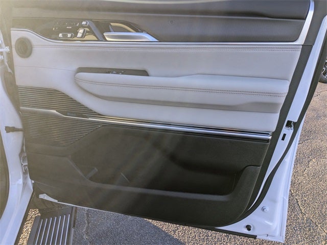 2026 Jeep Grand Wagoneer Base