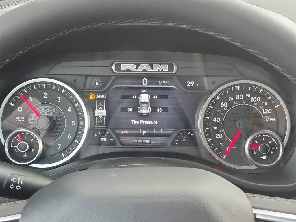 2027 RAM 1500 Big Horn/Lone Star
