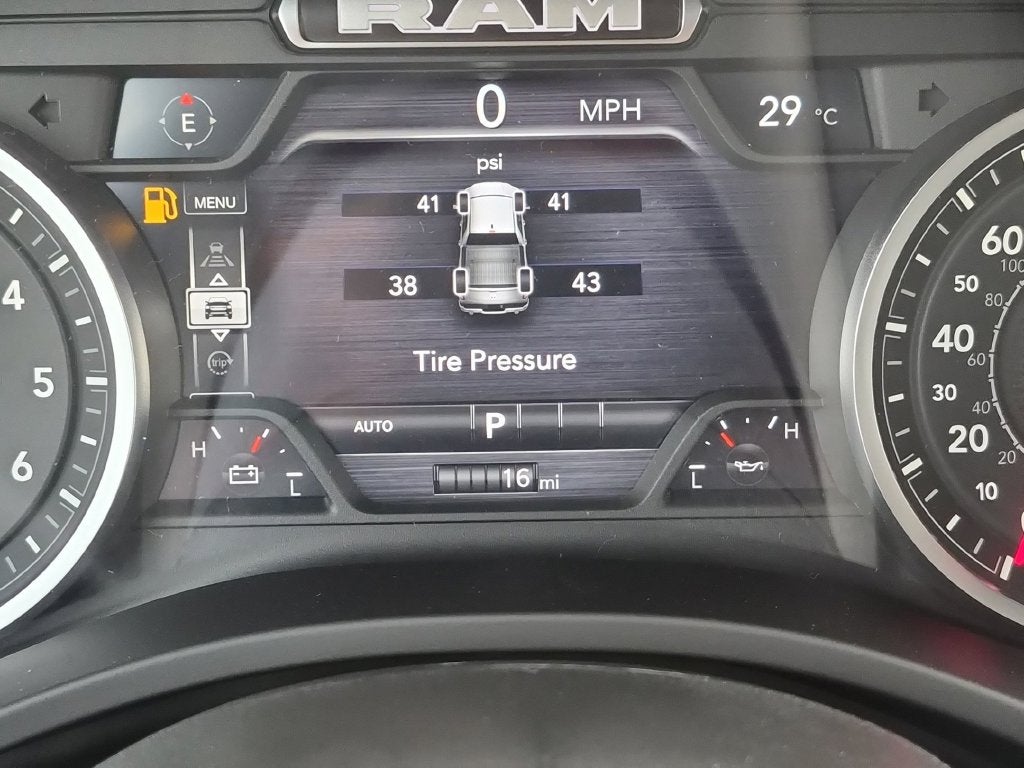 2027 RAM 1500 Big Horn/Lone Star