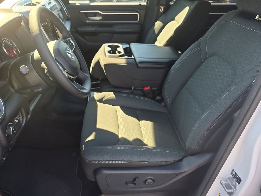 2027 RAM 1500 Big Horn/Lone Star